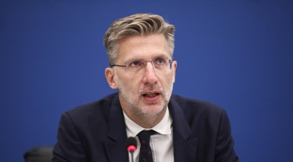 Σκέρτσος για ομιλία Τσίπρα: «Αριστερά φληναφήματα περί δήθεν φορολόγησης του πλούτου»