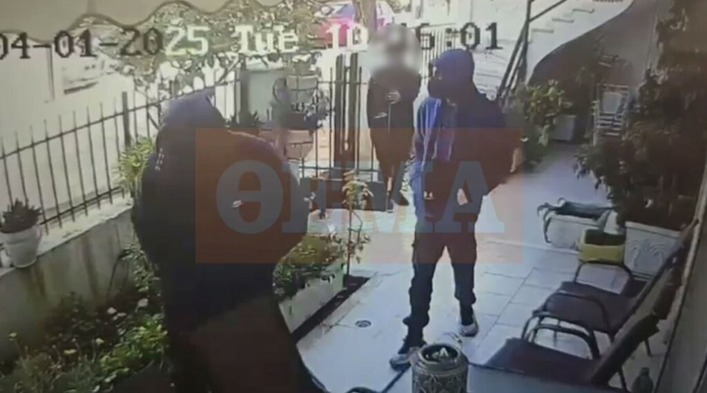 ΕΛ.ΑΣ: Συμμορία «άδειασε» 55 σπίτια των δυτικών προαστίων με λεία 120.000 ευρώ- Βίντεο από τη δράση της