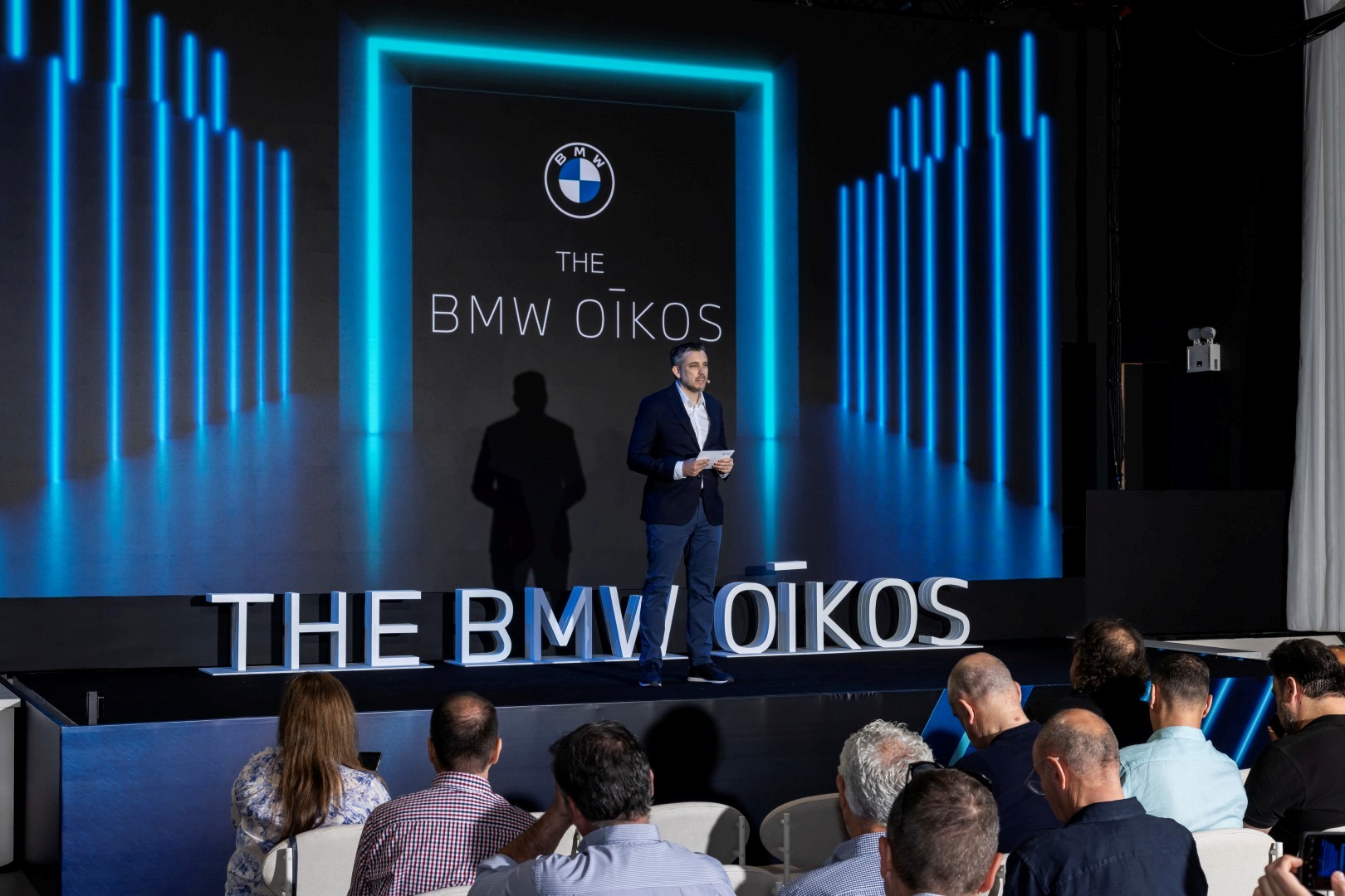 The BMW Oikos: Καινοτομία και πολυτέλεια με φόντο την Αθηναϊκή Ριβιέρα