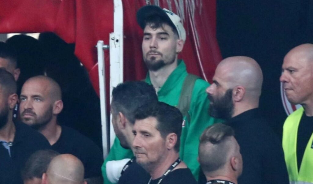 Χουάντσο Ερνανγκόμεθ για τη στάση του στην απονομή του πρωταθλήματος στον Ολυμπιακό: «Eτσι έχω μάθει»