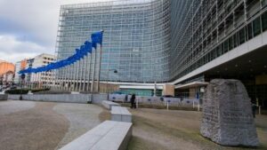 Η ΕΕ επεκτείνει τη συνεργασία για κρίσιμες πρώτες ύλες πέραν των συνόρων της