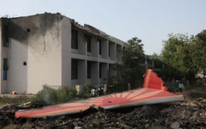Ο επιβάτης της θέσης 11Α – Πώς επιβιώνει ένας άνθρωπος από μια πτώση αεροπλάνου;
