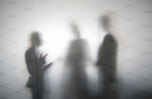 Έγινε το κρίσιμο ραντεβού (όχι στο Μαξίμου) μεταξύ του πρωθυπουργού και του προβεβλημένου δημοσίου προσώπου που απασχόλησε την κοινή γνώμη - Η σημειολογία, ο πάγος που έσπασε και οι διαμεσολαβητές κοινής αποδοχής!