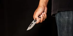 Σοβαρό περιστατικό στο Ηράκλειο Κρήτης - Πελάτης μαχαίρωσε ιδιοκτήτη μπαρ