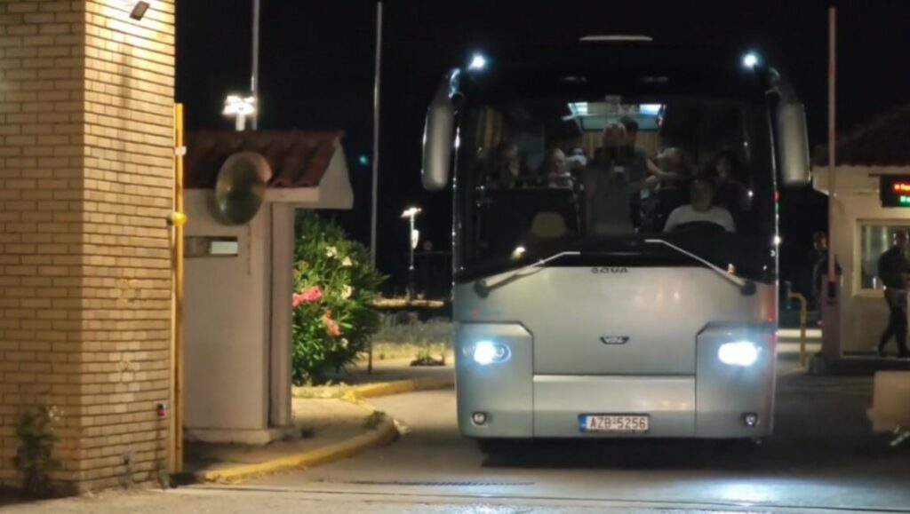 Επαναπατρίστηκαν Έλληνες πολίτες από το Ισραήλ - «Φοβηθήκαμε, ήμασταν τέσσερις μέρες στα καταφύγια»