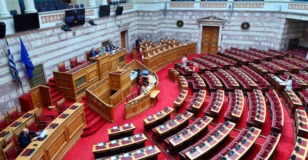 Ξεκινά η «μάχη» στη Βουλή για τα Τέμπη: Τρεις προτάσεις, 14 κάλπες - Αναλυτικά η διαδικασία
