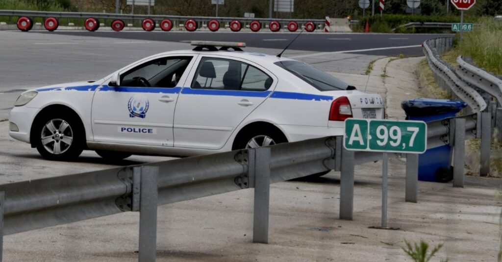 Tροχαίο στη Νέα Εθνική Οδό Αθηνών - Κορίνθου: Νεκρή οδηγός μηχανής στον κόμβο Μάνδρας