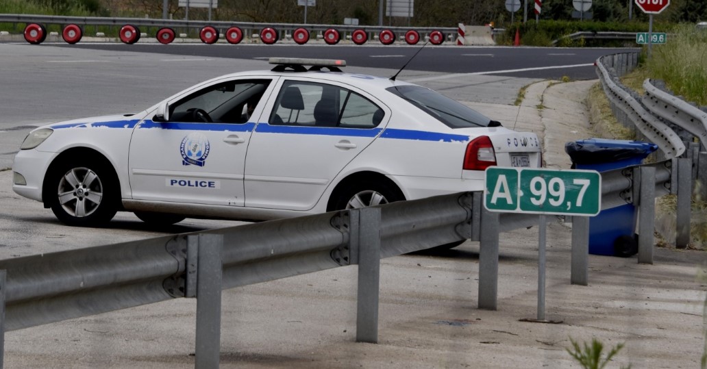 Tροχαίο στη Νέα Εθνική Οδό Αθηνών - Κορίνθου: Νεκρή οδηγός μηχανής στον κόμβο Μάνδρας