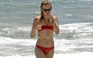 250619160007_katehudson_bikini1