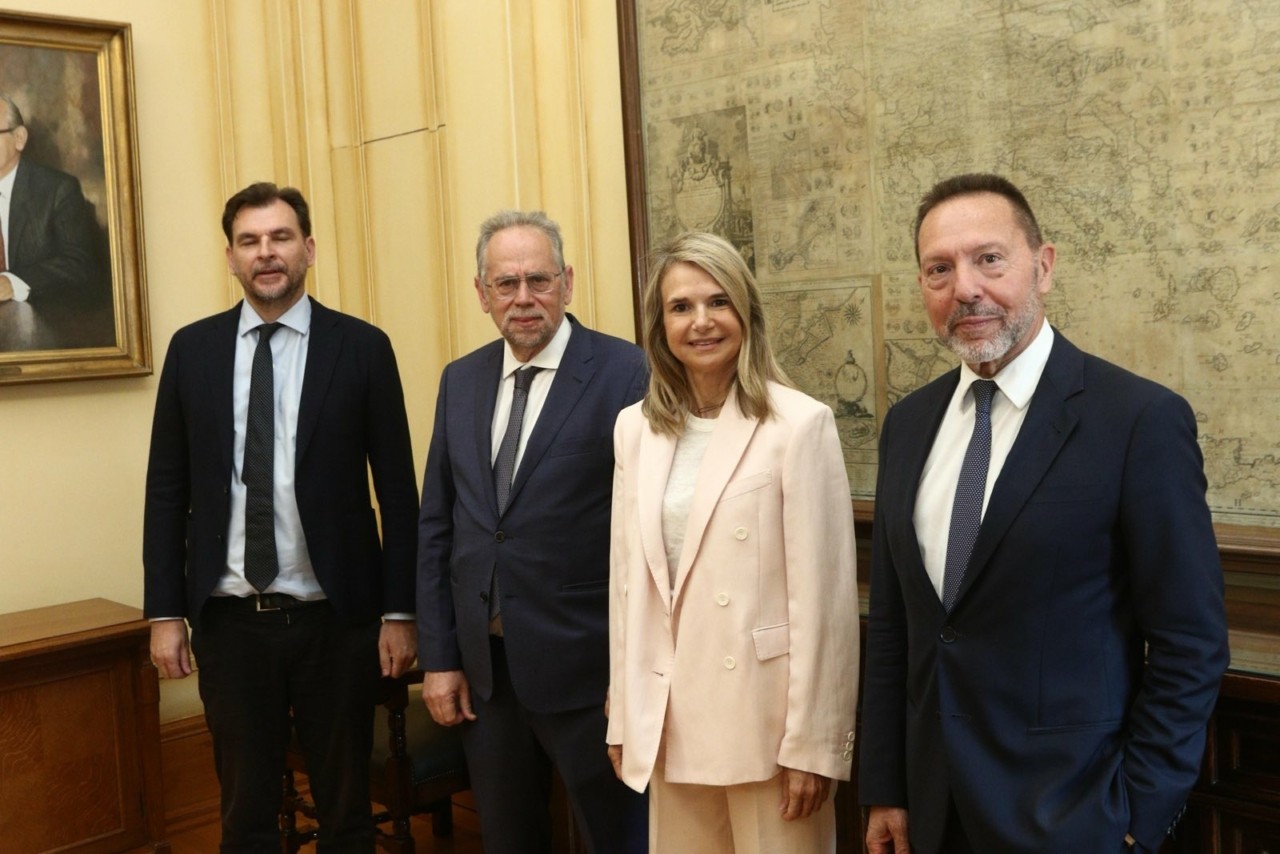 Μιλένα Αποστολάκη σε Γιάννη Στουρνάρα: Ανάγκη δίκαιης λύσης για τους δανειολήπτες σε ελβετικό φράγκο