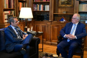 Κ. Μητσοτάκης σε Κ. Τασούλα: Πλοία του Πολεμικού Ναυτικού έξω από τη Λιβύη για ροές παράνομων μεταναστών