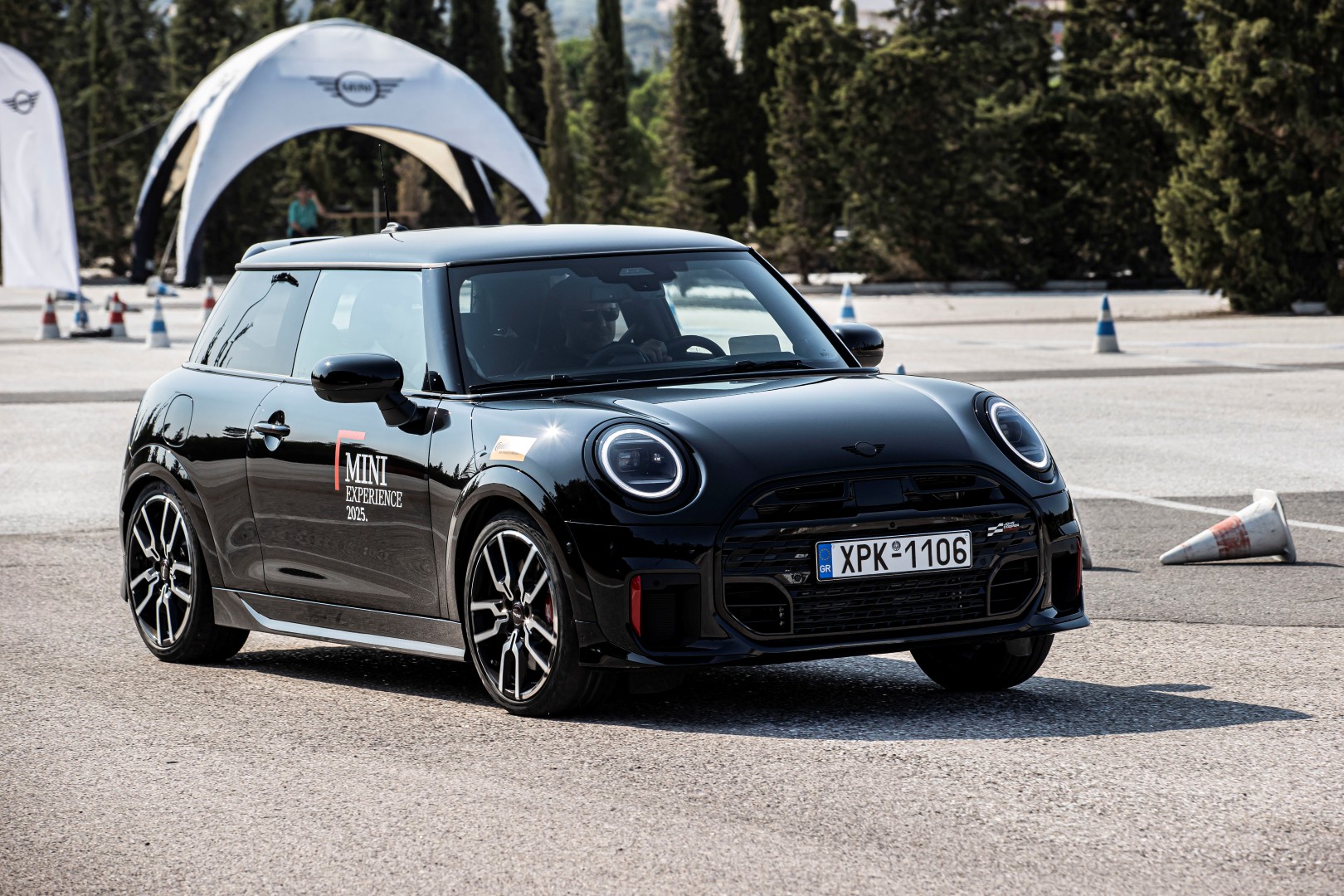 MINI Experience 2025: Οδηγώντας τα κορυφαία ΜΙΝΙ John Cooper Works