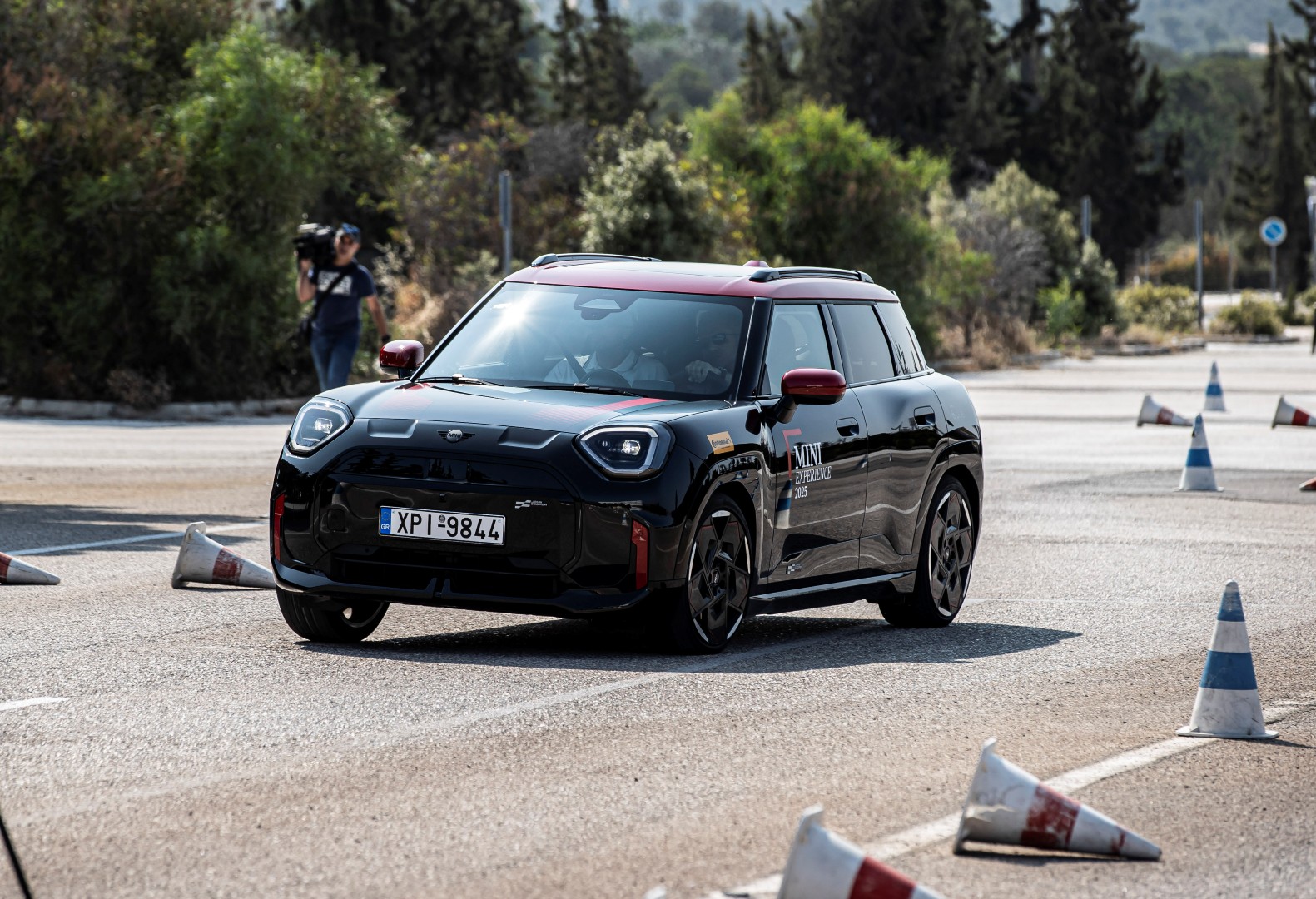 MINI Experience 2025: Οδηγώντας τα κορυφαία ΜΙΝΙ John Cooper Works