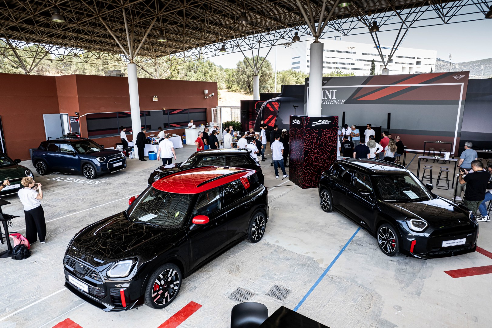 MINI Experience 2025: Οδηγώντας τα κορυφαία ΜΙΝΙ John Cooper Works