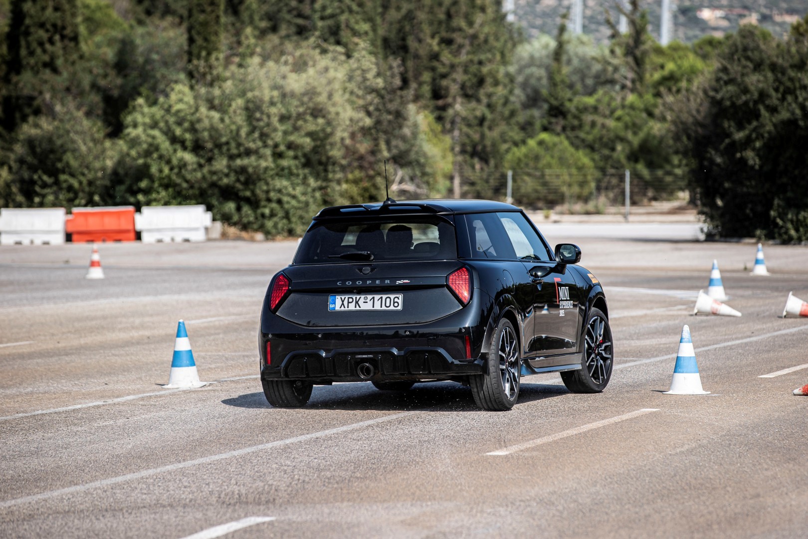 MINI Experience 2025: Οδηγώντας τα κορυφαία ΜΙΝΙ John Cooper Works