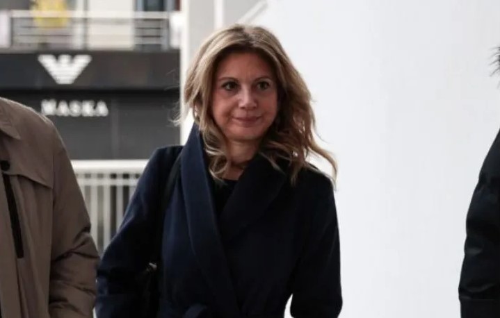 Στην Βουλή η μήνυση Καρυστιανού - Κατηγορεί 14 βουλευτές της ΝΔ για εσχάτη προδοσία