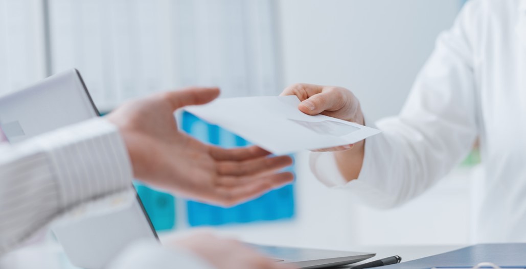 Λάρισα: Υπάρχουν αρκετές καταγγελίες κατά του καρδιοχειρουργού που πιάστηκε με φακελάκι