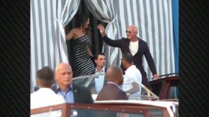Τζεφ Μπέζος και η Λόρεν Σάντσεζ έφτασαν στη Βενετία για τον γάμο τους