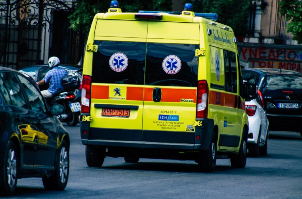 Αχαρνές: 9χρονη παρασύρθηκε από αυτοκίνητο ενώ έκανε ποδήλατο - Νοσηλεύεται στη ΜΕΘ