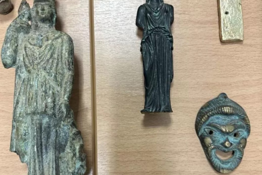Κυκλώματα αρχαιοκαπηλίας: Ελεύθεροι με όρους οι 39 συλληφθέντες - 50.000 ευρώ εγγύηση οι δύο «αρχηγοί»
