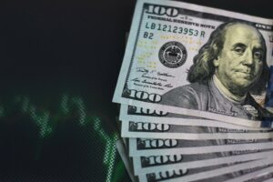 Δολάριο: Σε χαμηλό 4ετίας καθώς αυξάνεται η αισιοδοξία για εμπορικές συμφωνίες και μειώσεις επιτοκίων