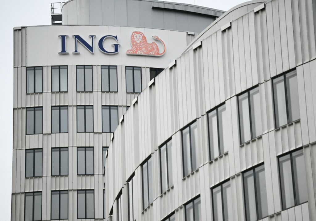 ING: Απολύει 230 ανώτερα στελέχη γιατί έχει πάρα πολλά