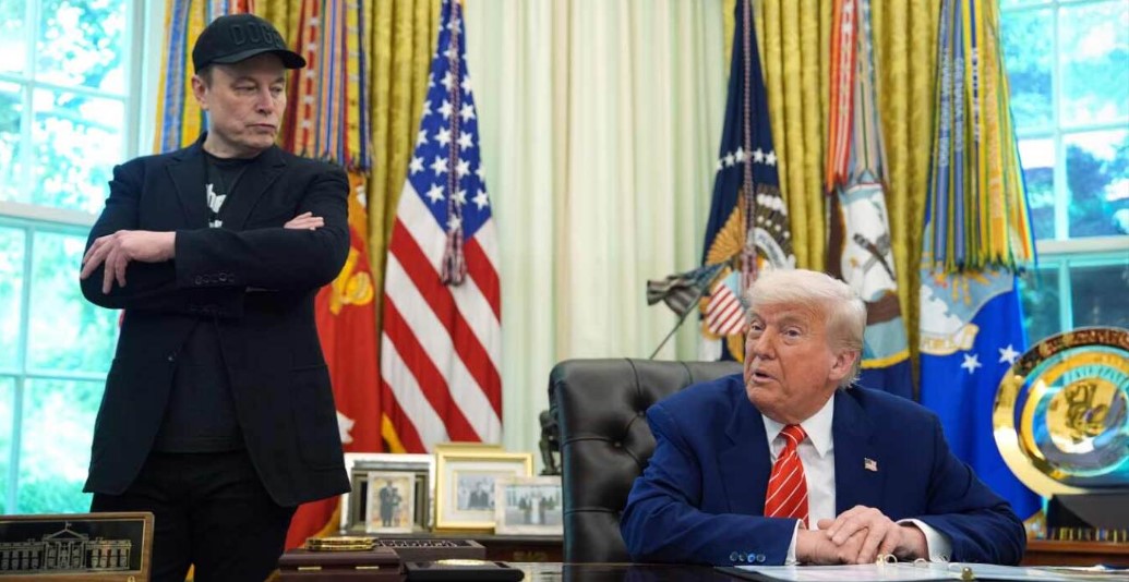 250701083851_Mask-Trump