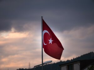 Αλλαγή στάσης από την Τουρκία – Εξετάζει μείωση περιορισμών στα πιστωτικά όρια