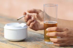Τέρμα το αλκοόλ σε ανηλίκους - Τι προβλέπει το νομοσχέδιο του υπουργείου Υγείας που ψηφίζεται σήμερα
