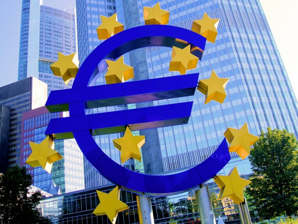 Πρακτικά ΕΚΤ: Το «δυνατό» ευρώ προκαλεί προβληματισμό – Στο στόχαστρο οι εξαγωγές