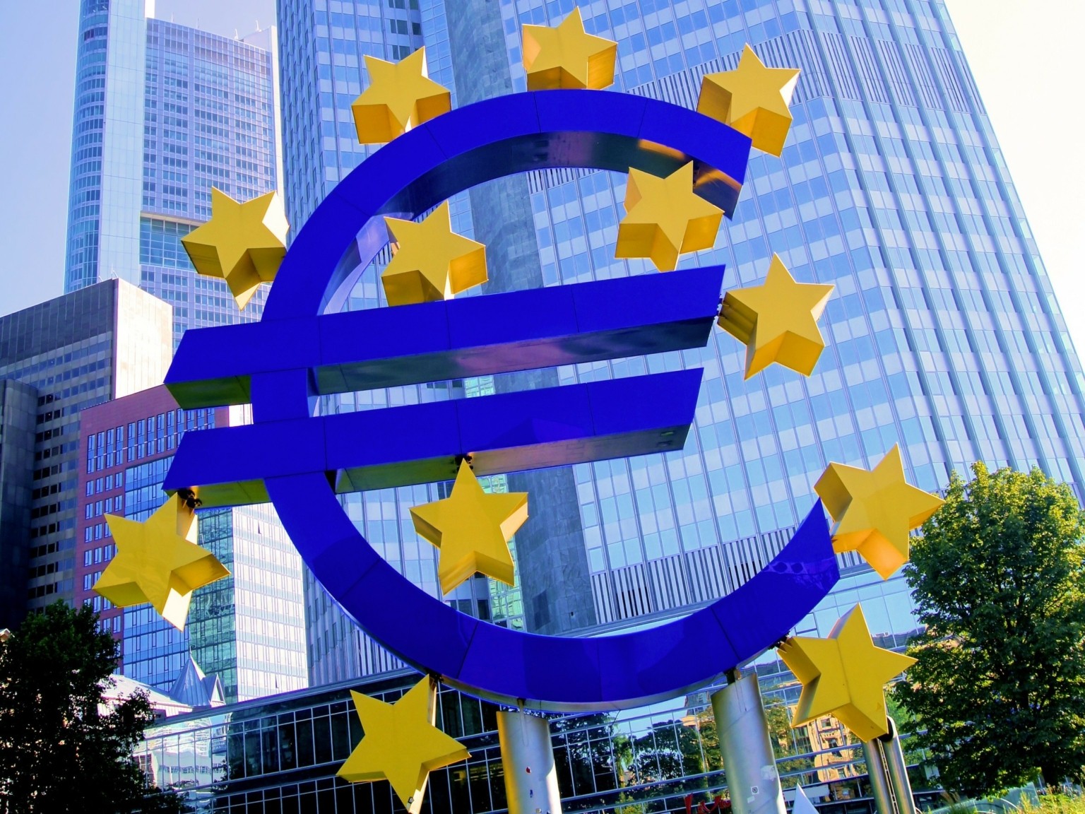 Πρακτικά ΕΚΤ: Το «δυνατό» ευρώ προκαλεί προβληματισμό – Στο στόχαστρο οι εξαγωγές