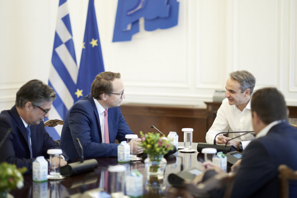 Ο Κυριάκος Μητσοτσακης συναντήθηκε με τον CEO της γερμανικής RWE AG