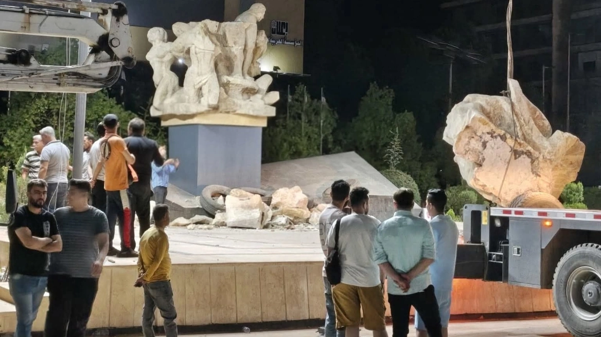 Αντιδράσεις στη Συρία από την καταστροφή ενός αγάλματος στο Χαλέπι - Βίντεο