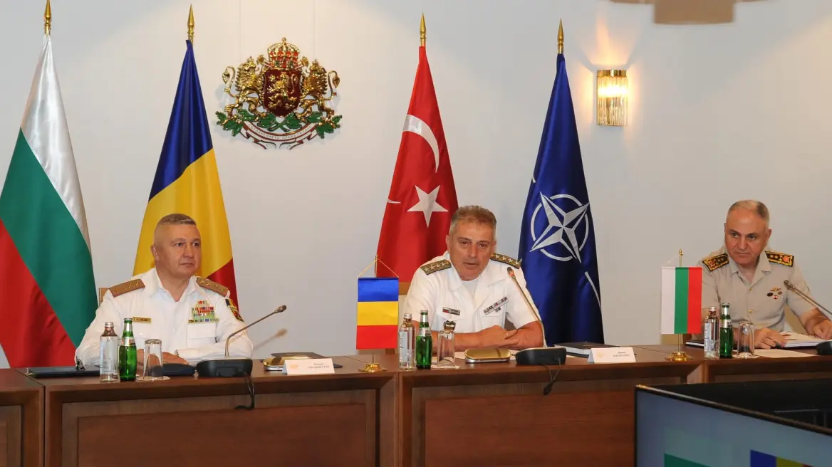 Για στενότερη αμυντική σχέση και την ασφάλεια της Μαύρης Θάλασσας δεσμεύτηκαν Ρουμανία, Τουρκία και Βουλγαρία