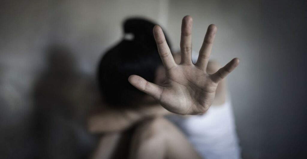 Ομαδικός βιασμός 14χρονης στον Πειραιά: Συνελήφθη και ο τέταρτος για τη φρίκη - 18, 17 και 16 ετών οι άλλοι τρεις συλληφθέντες