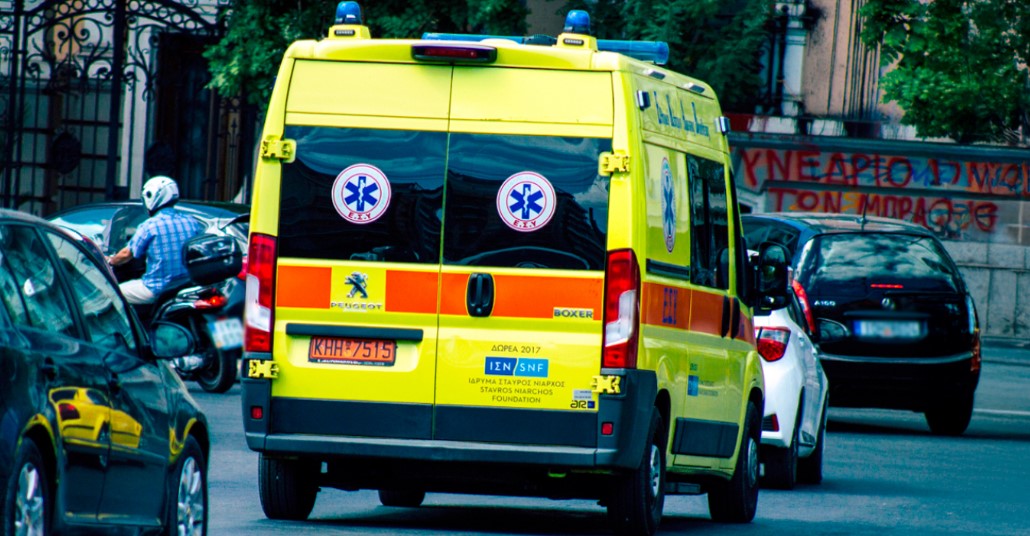 Βούλα: Τουλάχιστον 10 τραυματίες από σύγκρουση δύο λεωφορείων - Ένας ανήλικος ανάμεσά τους