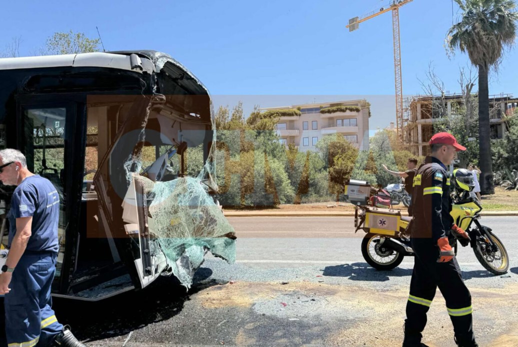 Βούλα: Τουλάχιστον 32 τραυματίες από σύγκρουση δύο λεωφορείων - 12 ανήλικοι ανάμεσά τους