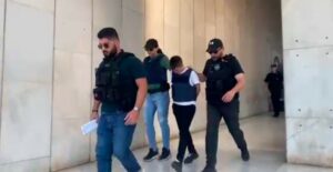 Ειρήνη Μουρτζούκου: Με σκυμμένο το κεφάλι έφυγε από τη ΓΑΔΑ - Ο θάνατος του Παναγιωτάκη και το κοινό εύρημα που την «έκαψε»