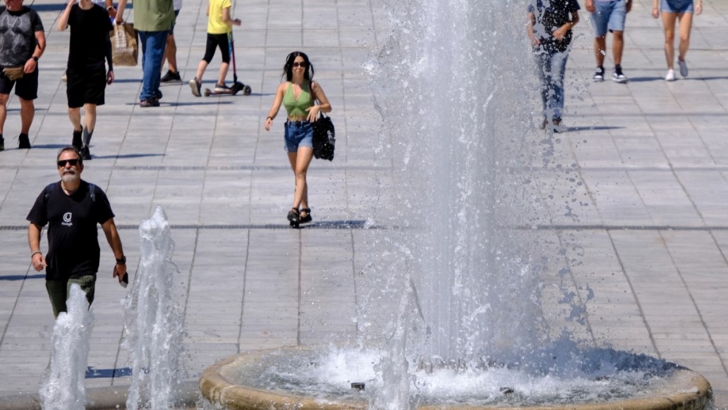 Καύσωνας: Μέτρα για τους εργαζομένους - Σε ποιες περιοχές θα έχουμε παύση εργασιών
