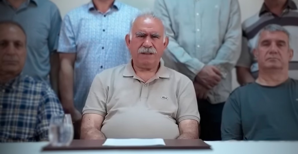 Οτσαλάν: Πρώτο βίντεο του φυλακισμένου ηγέτη του PKK από το 1999 - «Ο ένοπλος αγώνας του της οργάνωσης έληξε»