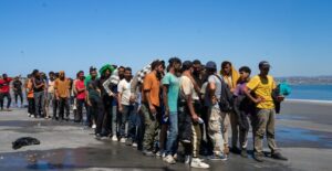 Μεταναστευτικό: Σύλληψη και κράτηση μεταναστών από Αφρική - Γιατί η κυβέρνηση σκληραίνει τη στάση της