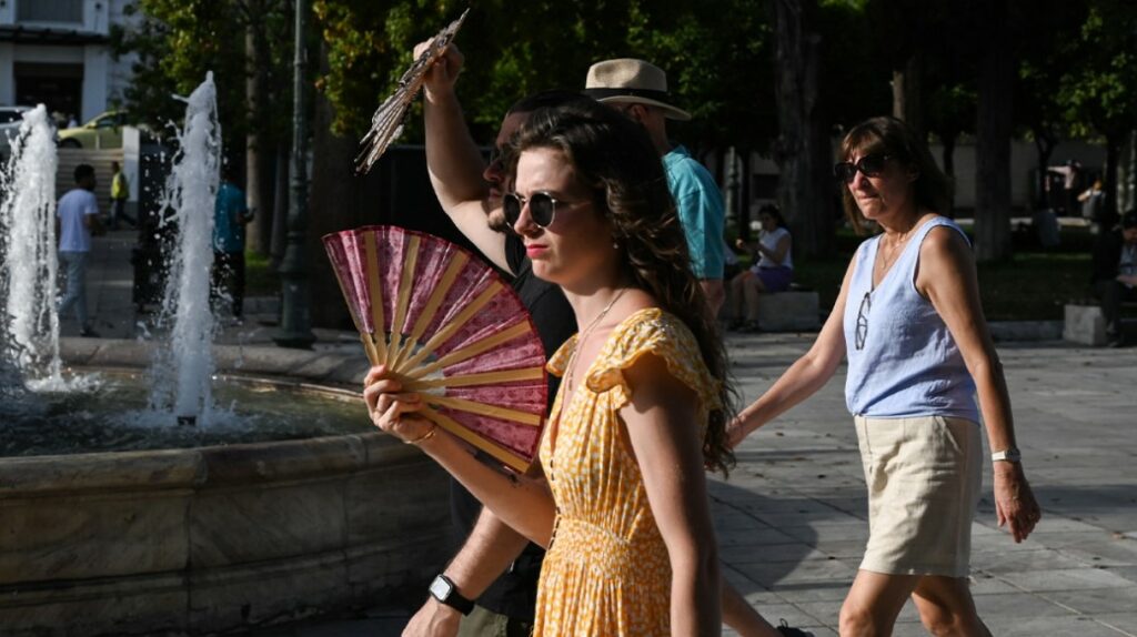 Καιρός: Δροσίζει από σήμερα και ενισχύονται οι βοριάδες - Kαύσωνας διαρκείας από την Κυριακή