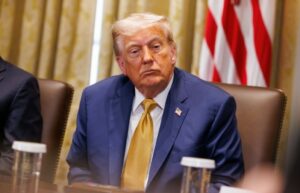 ΗΠΑ: Καταρρέει η δημοτικότητα του Ντόναλντ Τραμπ λόγω μεταναστευτικού