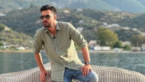 Γιάννης Τσιμιτσέλης: Όταν πέθανε ο πατέρας μου έπαιξα στο θέατρο κανονικά, δεν θα στερούσα το μεροκάματο στους συναδέλφους μου