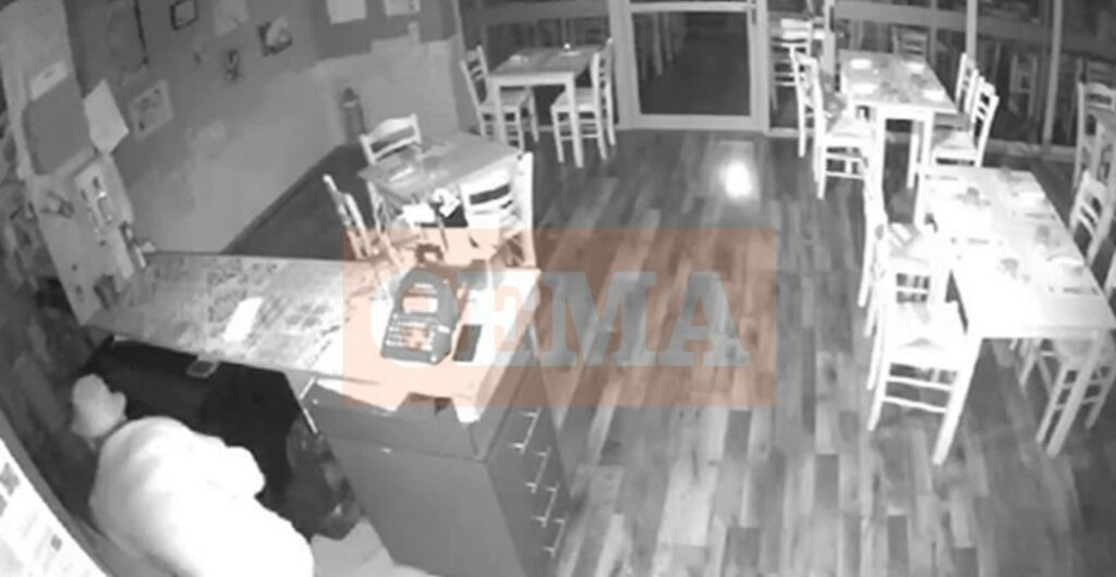 Νέα Φιλαδέλφεια: Συμμορία άνοιγε καταστήματα και τα άδειαζε σε δευτερόλεπτα – Βίντεο ντοκουμέντα