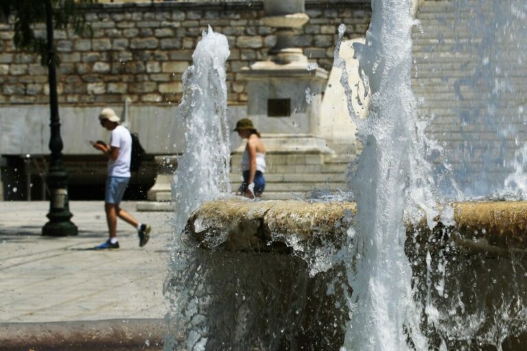 Καιρός: Καύσωνας διαρκείας μέχρι και το Σάββατο - Πάνω από 40°C τις επόμενες ημέρες