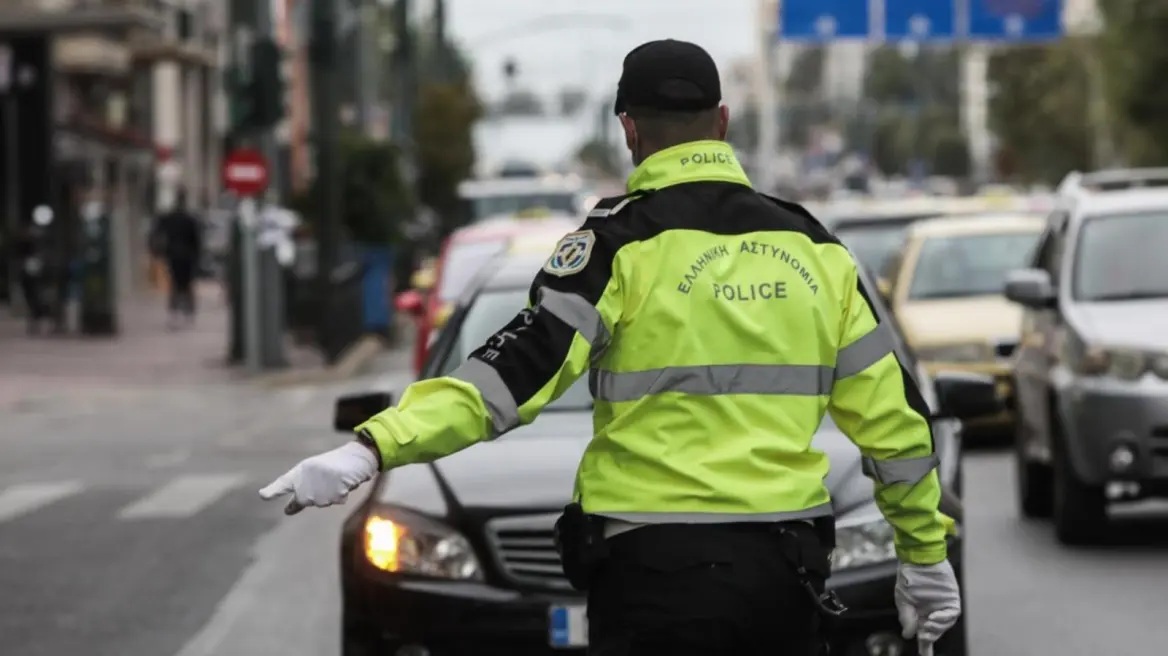 Τούρκος οδηγούσε επικίνδυνα και υπό την επήρεια αλκοόλ στο κέντρο της Θεσσαλονίκης - Του αφαιρέθηκε το δίπλωμα για 16 μήνες