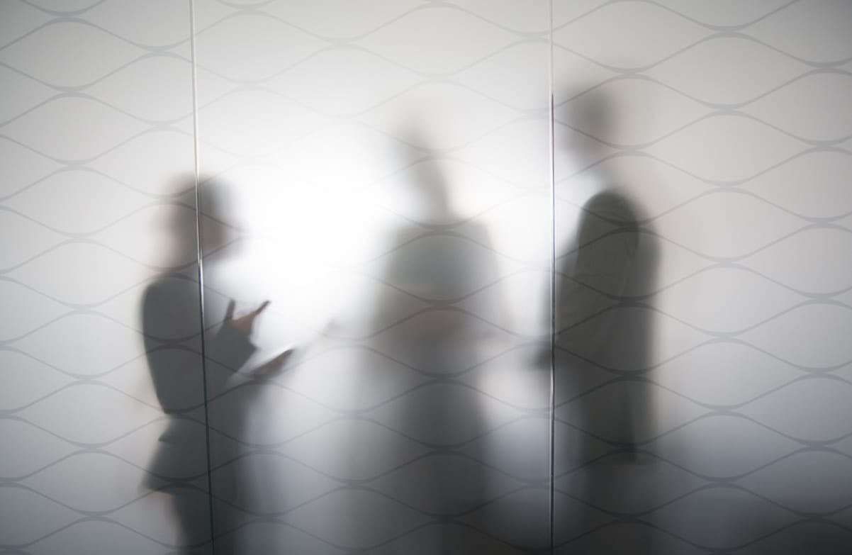 Το ραντεβού στα Β. Π. σηματοδοτεί την επιστροφή στα κομματικά - και κρατικά- δρώμενα - Οι δύο ισχυροί άνδρες με το αντίστοιχο παράστημα και τις οικογενειακές ρίζες ήρθαν και πάλι κοντά - Αρκεί να ξεπεραστούν οι αντιρρήσεις στενού προσώπου θηλυκού φύλου!