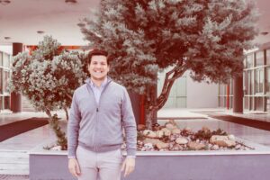 Το πιο αποκρουστικό θέαμα της παραλιακής Αττικής οφείλεται στον Δήμαρχο Σαρωνικού, Δημήτρη Παπαχρήστου