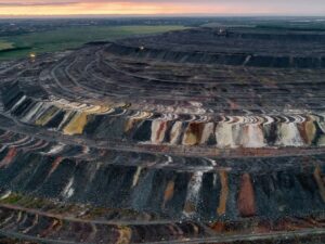 Apple: Mega-deal $500 εκατ. με την MP Materials για σπάνιες γαίες και νέο εργοστάσιο στις ΗΠΑ